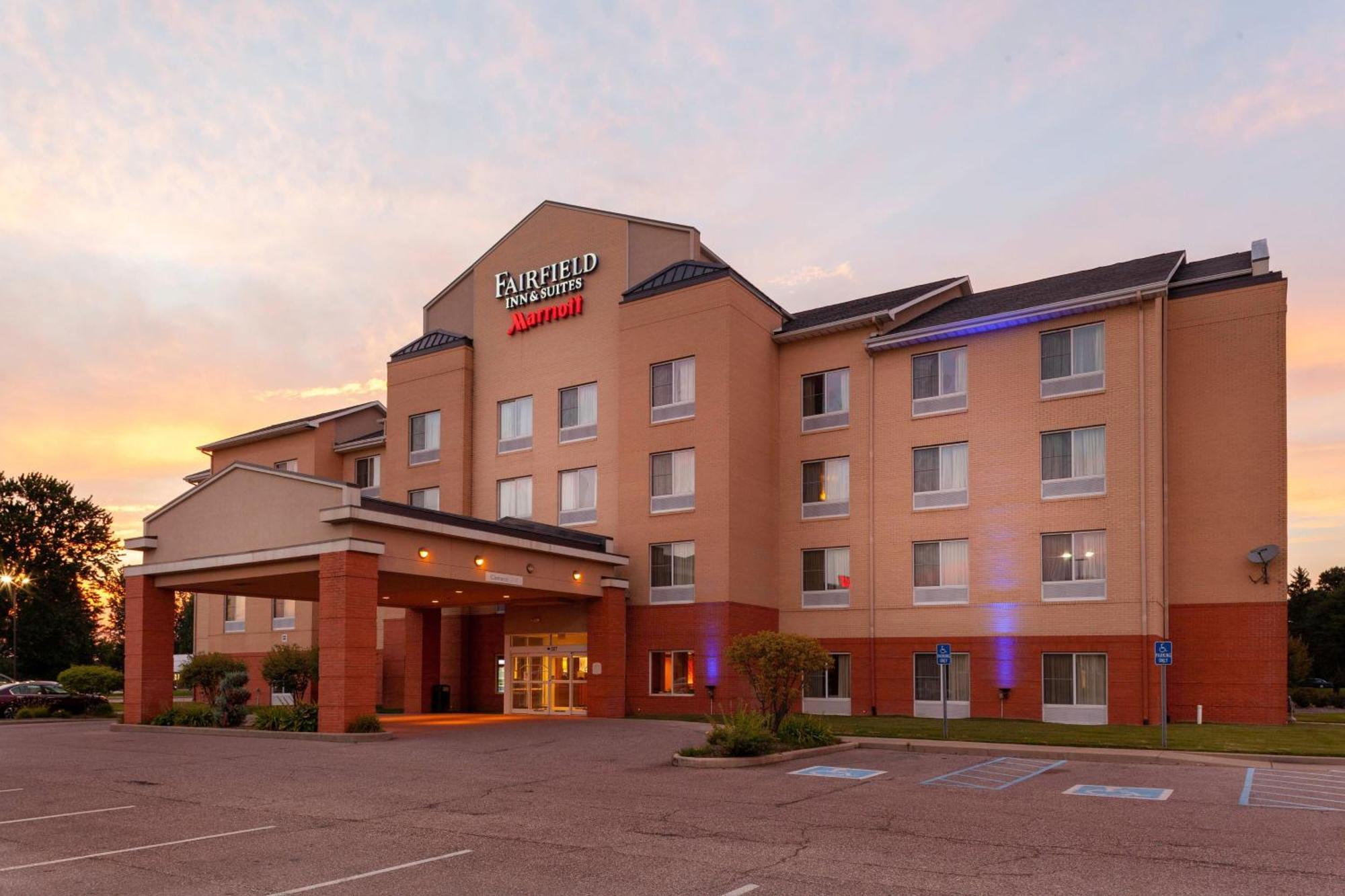 Fairfield Inn And Suites By Marriott Seymour Exterior photo